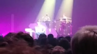 Leçon de stromae "tous les mêmes" zenith clermont