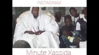 EMOUVANT : LES LARMES DU KHALIF SORTIS PAR UN ENFANT QUI CHANTE UN KHASSIDA