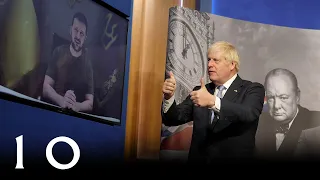 PM Boris Johnson presents President Zelenskyy with the Churchill Award