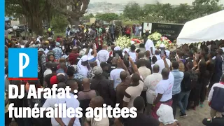 Enterrement de DJ Arafat : des fans ouvrent son cercueil