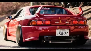 TOYOTA MR2 --- THE LITTLE FERRARI