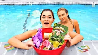 TRYING SOUR CANDY UNDERWATER!!! | Cloe Feldman