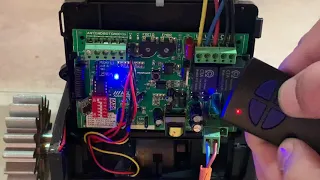 Como programar controles remotos en Centrales electrónicas AGL