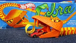 Hot Wheels Cobra Stunt Set from 1983! Hot Wheels Track Set Review by Race Grooves