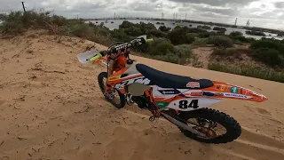 KTM 300 EXC 2015 Factory Edition - First Ride in the Dunes- 2 Stroke PURE FUN (+ K-Tech kits review)