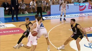 Dominik Olejniczak efektownie blokuje! #EnergaBasketLiga #PLKPL