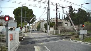 Spoorwegovergang Lunel-Viel (F) // Railroad crossing // Passage à niveau