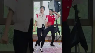 YUQI & CAIXUKUN LICHEN dance Bonnie & Clyde 宋雨琦和蔡徐坤李晨跳舞