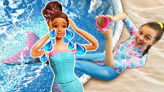 Barbie sirena está llorando. Las muñecas sirenas Barbie. Vídeos de sirenitas en español