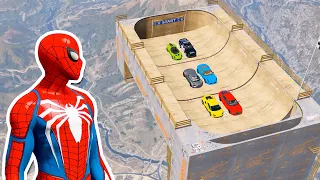 VOITURES sur la Rampe droite avec Spiderman et ses héros! Défi de voiture - Mods GTA V CARS