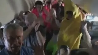 Harlem Shake dance on a plane