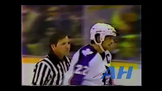 NHL Oct. 19, 1985 Rick Vaive,TOR v Dan Bouchard,WPG (hit) Toronto Maple Leafs Winnipeg Jets