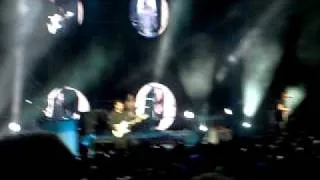 Blink 182 in Cleveland Ohio-Travis' Drum Solo & Violence 9/30/09