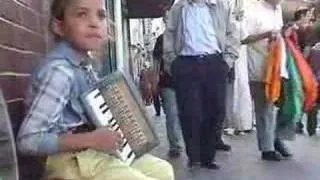 Musical Turkish Gypsy Girl Evades Police