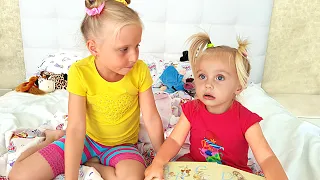 Alice and Eva play competitions with toys and little sister