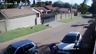 Golf lights stolen within seconds