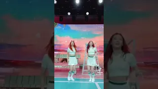 itzy Yeji & Chaeryeong cover snsd  party
