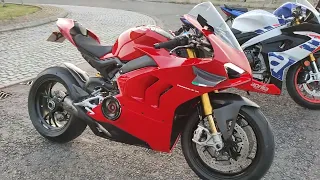 Ducati Panigale V4S walk round startup Akrapovic exhaust system rizoma carbon