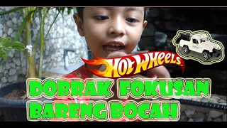 Review dan Dobrak Hot Wheels Bareng Bocah (Review Hot Wheels 1967 Jeepster Commando With My Son)