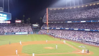 Justin Turner Walk Off Homerun NLCS 17 (STADIUM GOES WILD)