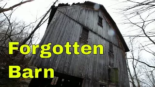 Old Abandoned Barn Out In The Middle Of Nowhere Explore NJ.