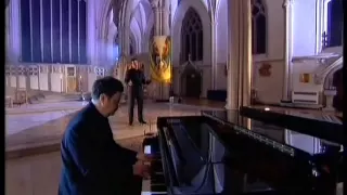 Russell Watson sings "You Raise Me Up"