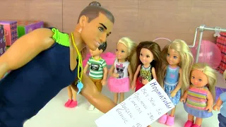 На Уроках Физкультуры Соревнования в Школе Мультики для детей Куклы Барби Игрушки IkuklaTV