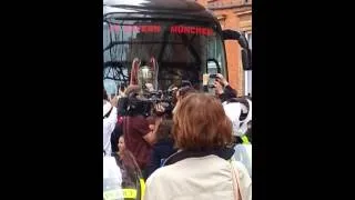 bayern munich getting on the bus after wining 2013 champions league