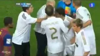 real madrid vs barcelona Fight 17-8-2011