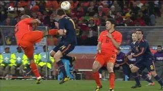 De Jong kung-fu kicking Alonso (Spain vs Holland)  [HD]