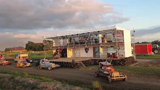 opstellen voor plaatsing grote finale de Trochknallers.