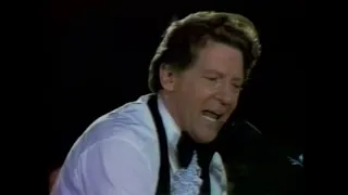 Jerry Lee Lewis - Rockin' My Life Away - CMA Awards 1979 (Improved Sound Quality)