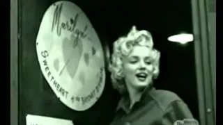 Marilyn Monroe - A Wave From Korea 1954