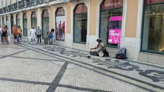 Lisbon talented busker 2016-07-31 19:58