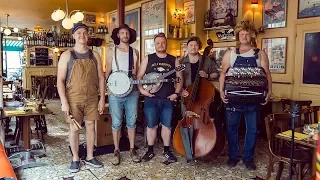 Steve 'n' Seagulls - Are You Gonna Go My Way (LIVE)