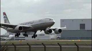 Etihad Airways A340-500 struggles to land at London Heathrow plus Air France Go-Around!