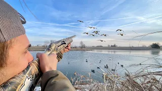 Goose Hunting Late Season Honkers over Small Water! (14 MAN LIMIT)