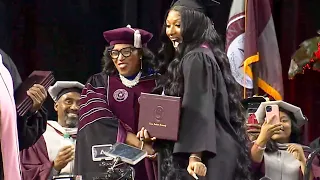 #MeganTheeStallion got her degree from Texas Southern University 🎓👏 Congrats!! ’