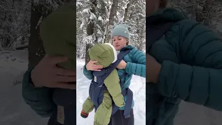 How To Breastfeed Baby on Winter Hike #winterhiking #hikingwithkids #momlife #breastfeeding #newmom