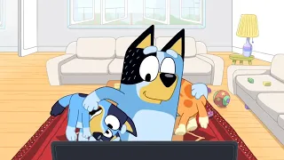 Bluey 2017 pilot but it changes to the 2018 version every few seconds