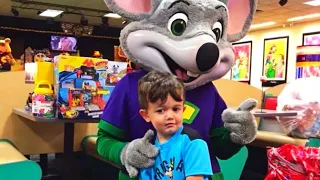 No One Showed Up For His Birthday Party, So Chuck E. Cheese Did This...