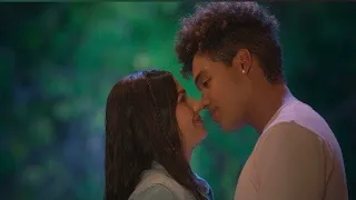 Primer beso Luz y Tony - Cielo Grande