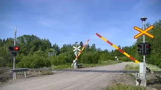 Spoorwegovergang Varkaus (FIN) // Railroad crossing // Tasoristeys