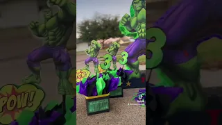 Hulk piñata y centros de mesa/Hulk pinata and centerpieces