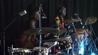 Atongo Zimba - Shake it (Live Performance)