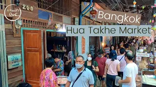 Visiting Hua Takhe Market on a busy Sunday