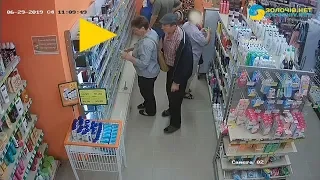 Поліцейські просять впізнати підозрюваних у крадіжці у магазині в м. Золочів