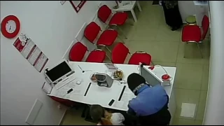 Грабитель напал с пистолетом на офис микрозаймов на Ставрополье