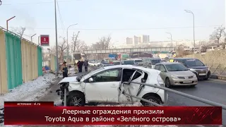 Водитель влетел в дорожное ограждение во Владивостоке