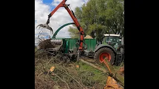 Fendt 939 , 593z Jenz Chipper what a Beast